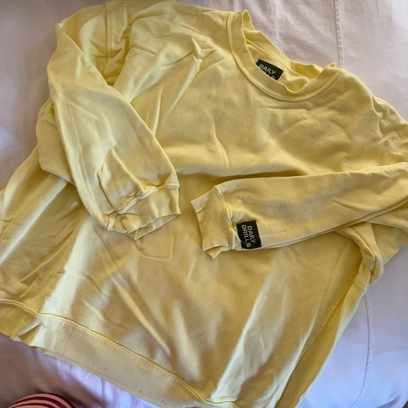 Daily Drills Unisex Oversized Crew - Lemonade - Picture 3 of 3